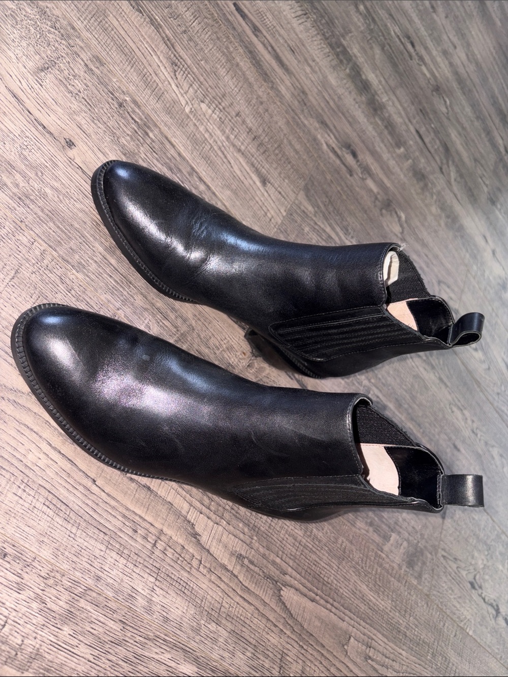 Ralph Lauren Black Leather Chelsea Ankle Boots with Gold RL Tag